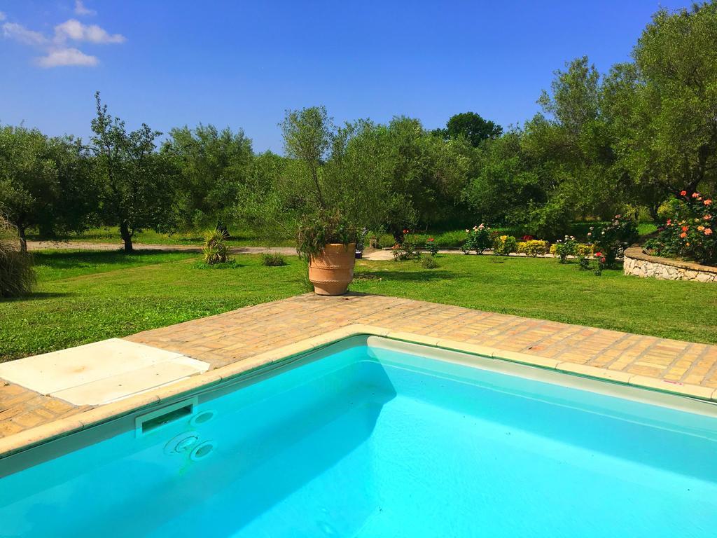 Villa Kleopatra Poulades Ngoại thất bức ảnh